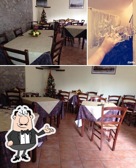 La foto di interni e vino da Ristorante Pizzeria Da Elena