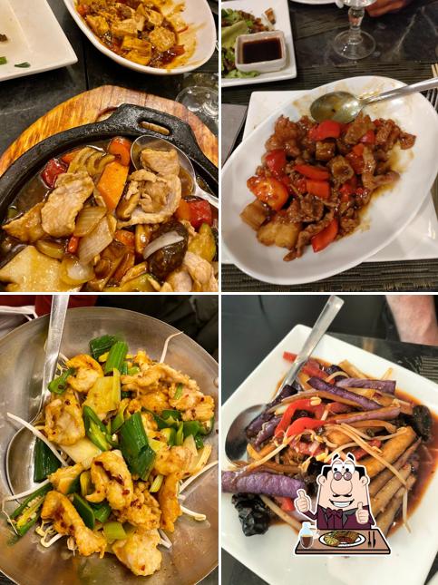 Pasti a base di carne vengono serviti a Trattoria Cinese Long Chang