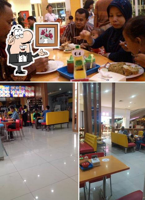 Istana Mie Dan Es Restaurant Kudus