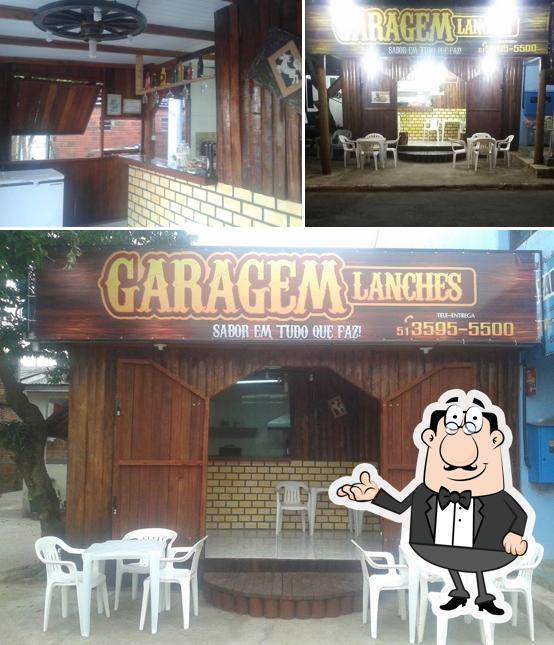 Veja imagens do interior do Garagem Lanches