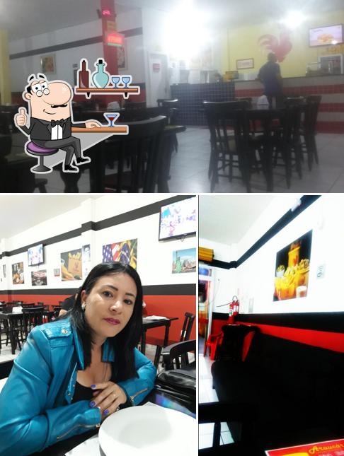 Veja imagens do interior do Frango Americano Delivery