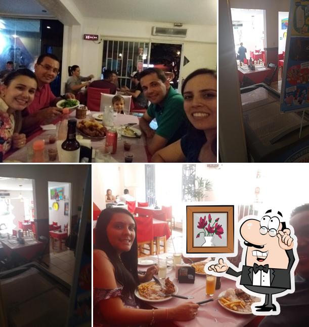 Veja imagens do interior do Chicken In