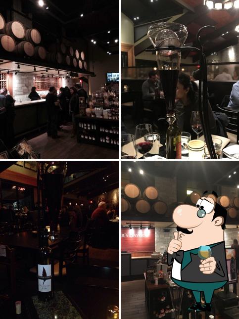 Cooper's Hawk Winery & Restaurant Arlington Heights, 798 W Algonquin Rd in Arlington Heights