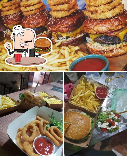 Prenditi un hamburger a taqueria La Madrina