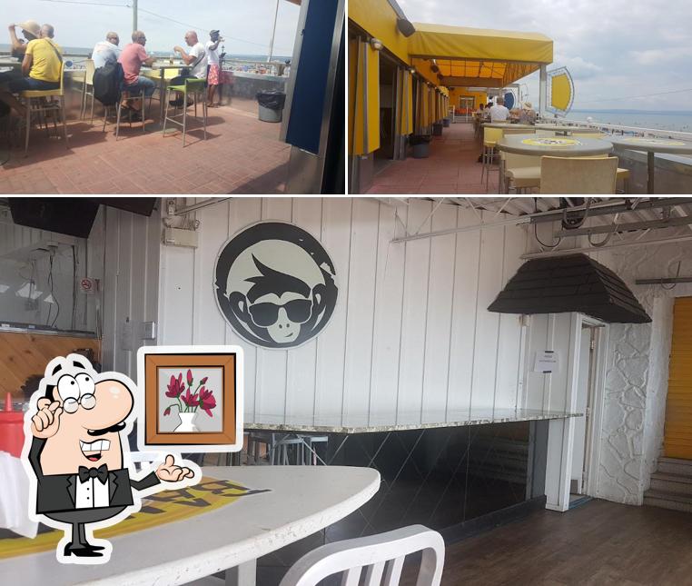 Bananas Beach Club in Wasaga Beach Restaurant menu and reviews