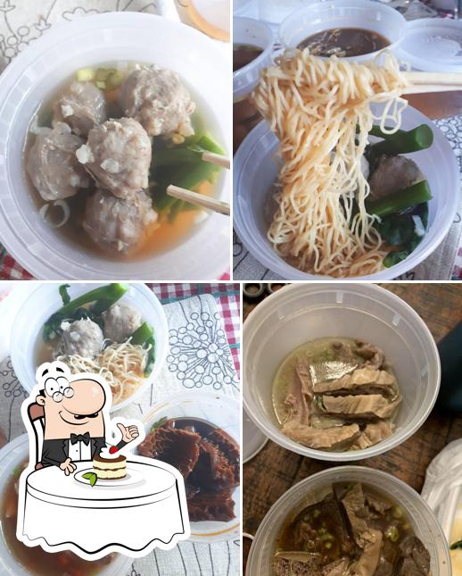 七爺清湯腩 Beefing with 7 Hong Kong Style Cuisine (Markham) serves a variety of sweet dishes