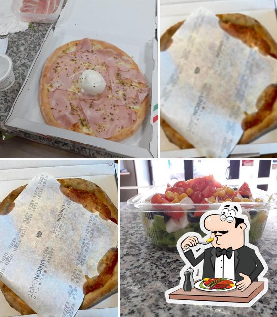 Platti al Pizzeria D'Asporto Vesuvio