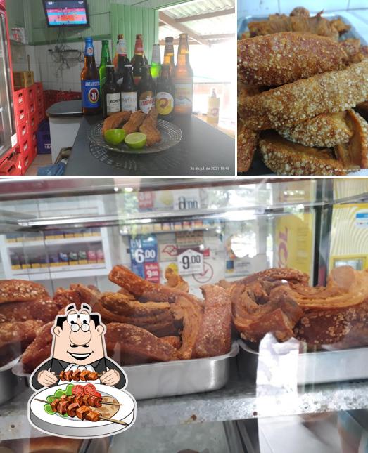 A comida e cerveja do restaurante
