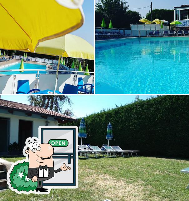 Puoi goderti l'aria fresca da seduto all'esterno di Fuorimano Club - Piscina Bar