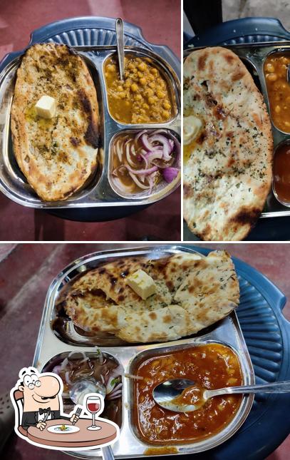 Food at Sardarji Kulcha