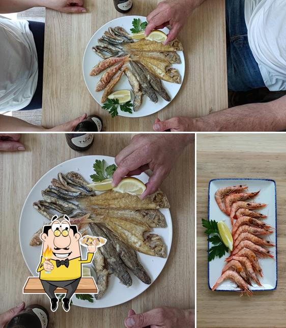 Try out various seafood items served at LA PESCADERÍA DE SERGIO