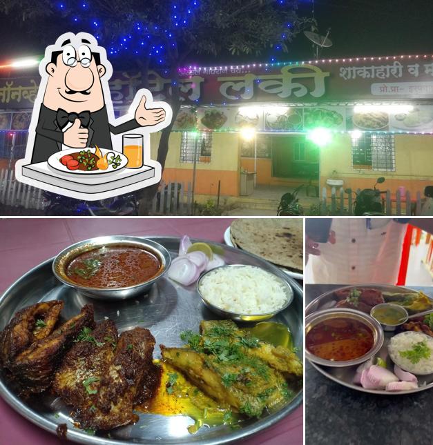 Among various things one can find food and exterior at पाचपुते स्पेशल मच्छी