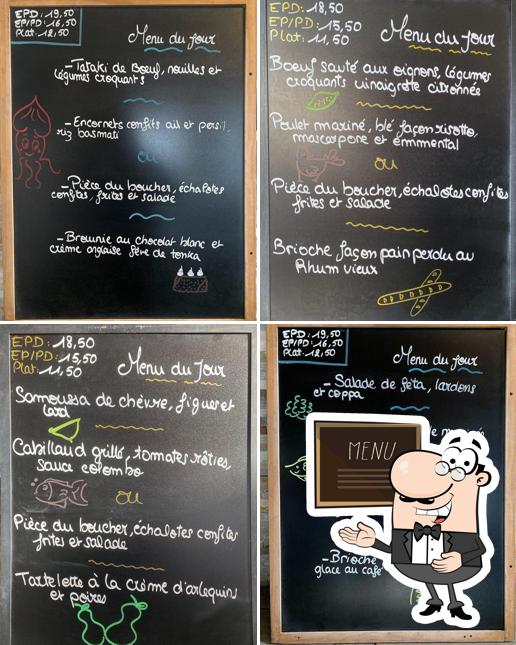 Essayez les plats du jour affichés sur le tableau