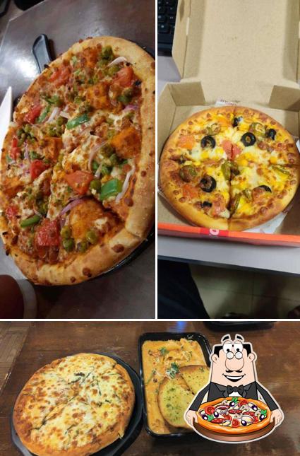 Try out pizza at Cheelizza India Ka Pizza