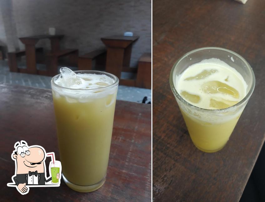 Desfrute de um drinque no Caldo de Cana do Hélio