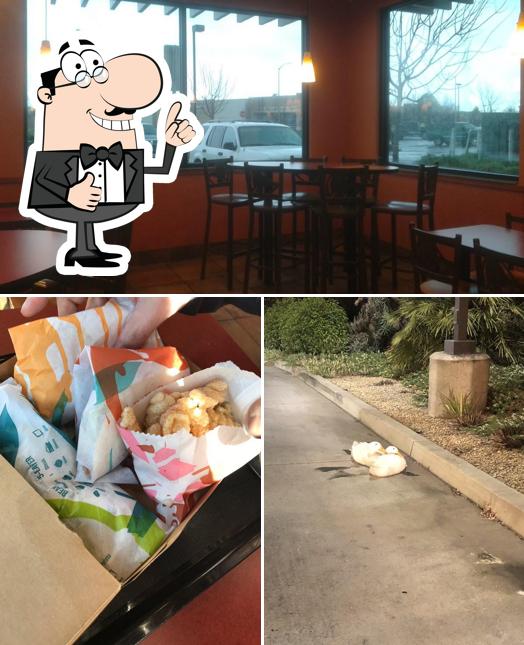 Look at the pic of Taco Bell