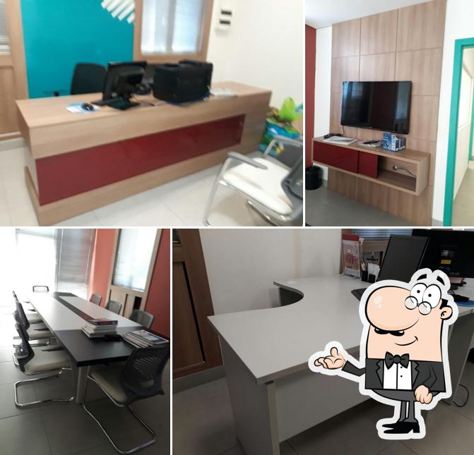 Sente em uma das mesas no Paládio