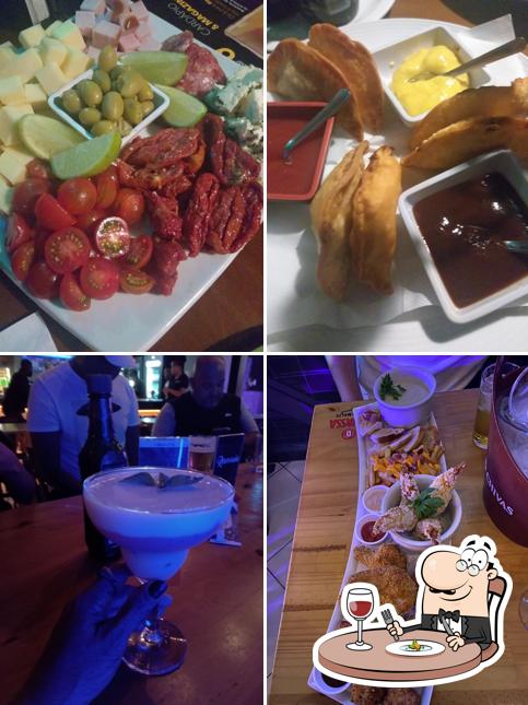 Platos en Aleatórios Bar
