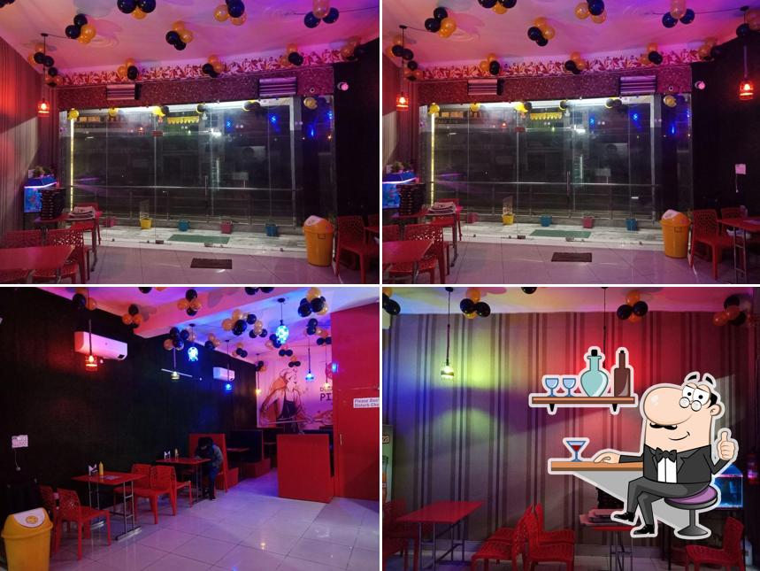 The interior of EVERYDAY PIZZA