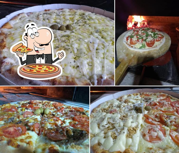 Pick pizza at Pizzaria Veneza