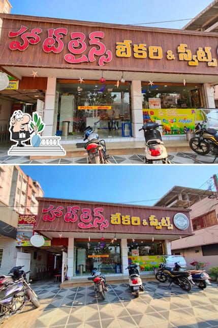 The exterior of Hotlines bakery and sweets Housing Board Colony
