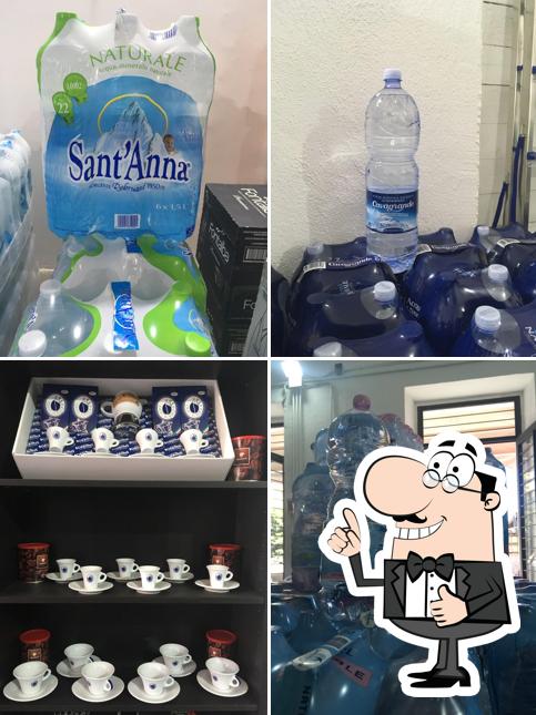 Ecco una foto di Drink Water Coffe, acqua minerale servizio a domicilio, centro bevande