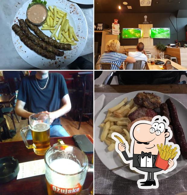 Ordina un piatto di chips a Garden Gastro Pub