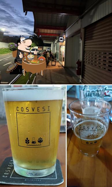 A ilustração do Cosvesi Loja Bar’s comida e exterior