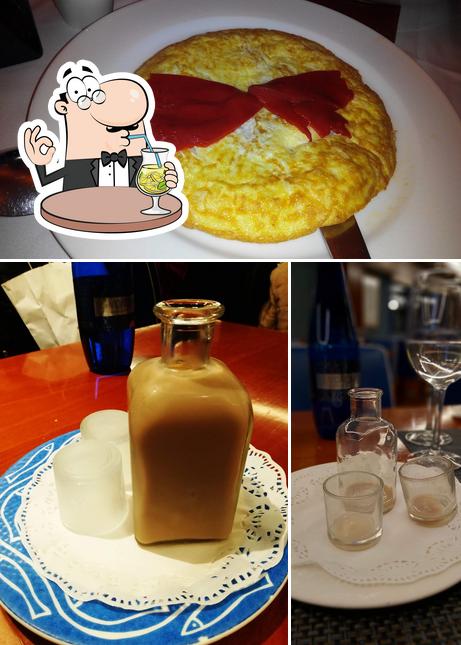 This is the image showing drink and food at La Lanzada