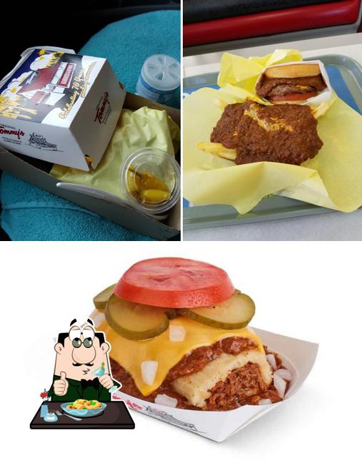 Еда в "Original Tommy's World Famous Hamburgers"