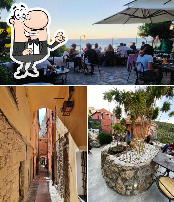 La foto della esterno e interni di Cafè Ariel