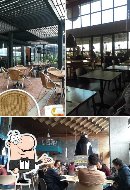 Crepes & Waffles restaurant, Bogotá, Autopista Medellin Km 3.9 Vía