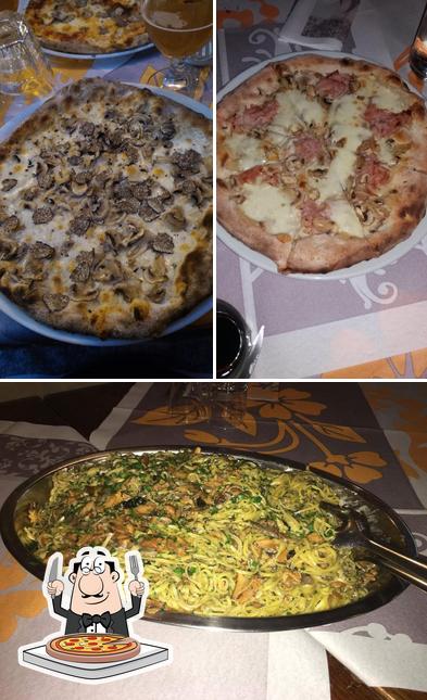 Essayez des pizzas à Osteria La Rosa dei Venti