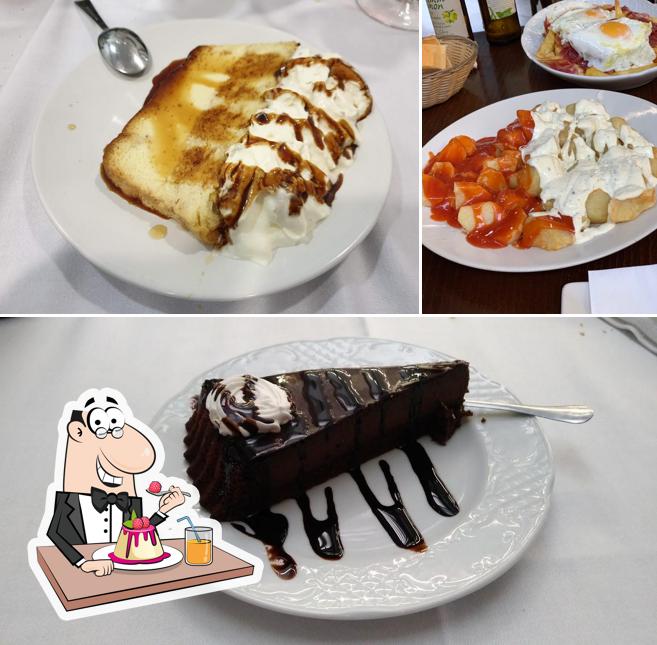 Taberna Rodri serves a variety of desserts