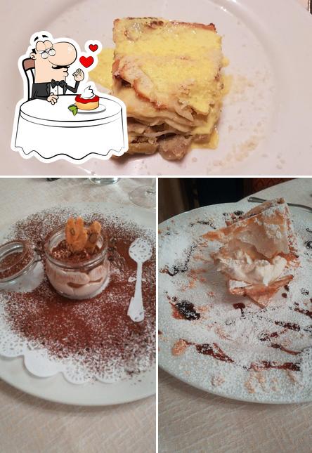 La Luna Nel Pozzo provides a selection of sweet dishes