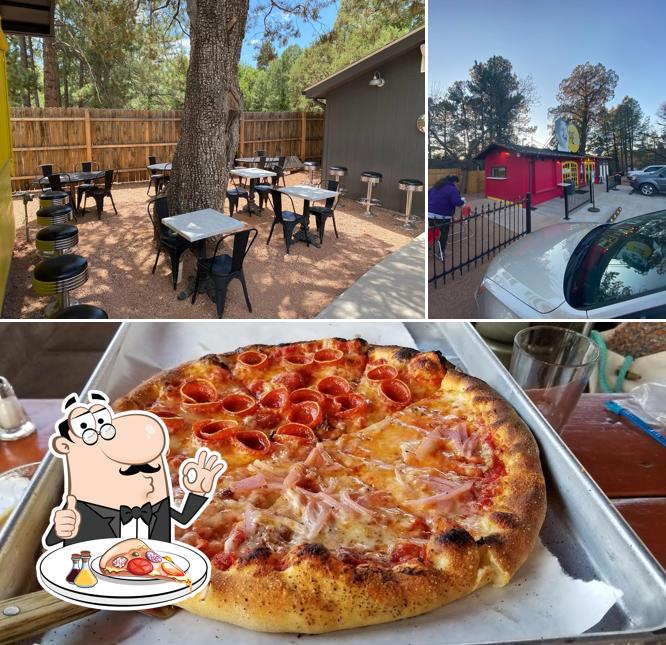 Try out pizza at PIEbar AZ