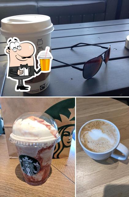 Goditi qualcosa da bere a Starbucks