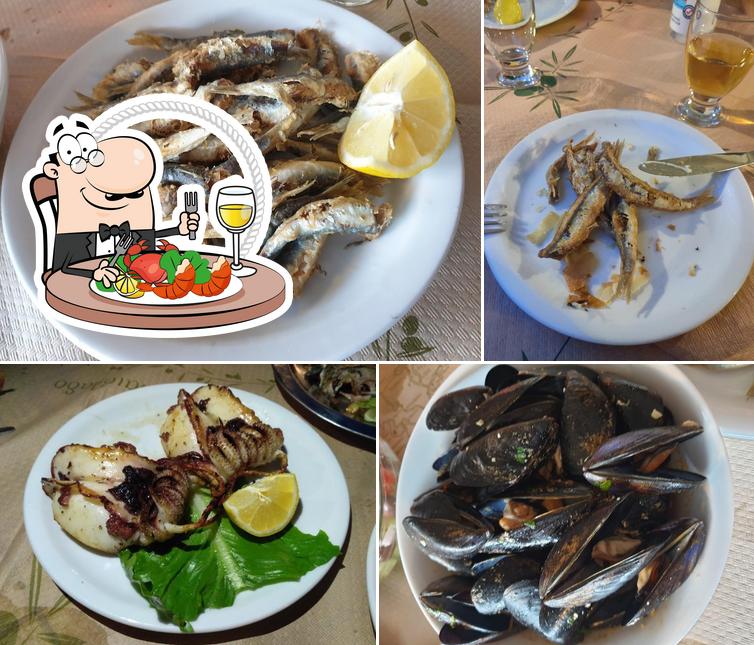 Order seafood at Taverna Kostas
