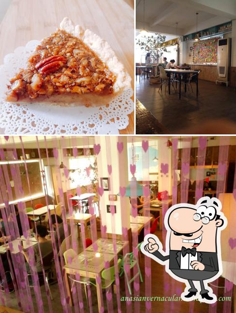 The photo of interior and food at Noriter