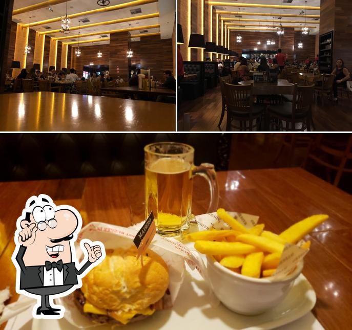 O interior do Madero Steak House