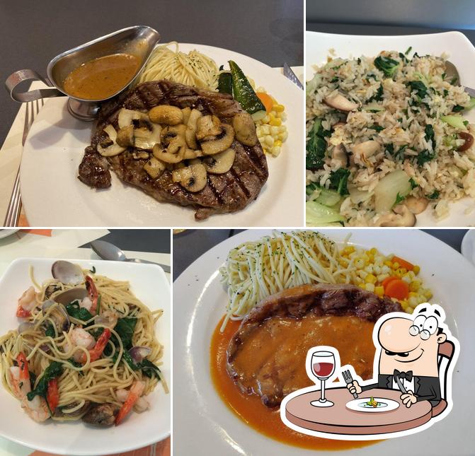 Meals at Mandarin Hong Kong Cafe 文華餐廳