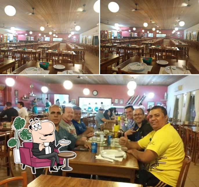 Veja imagens do interior do Passarella Pizzaria Centro