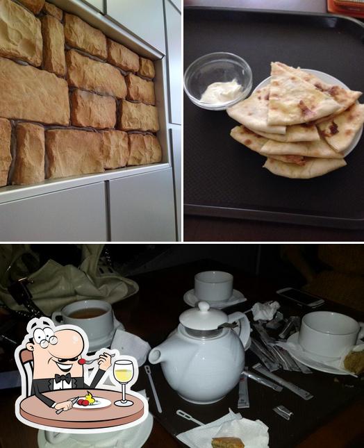 Это фото, где изображены еда и напитки в Турецкий Тандыр