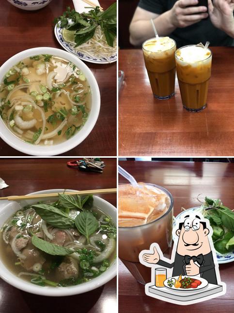 Еда в "Pho Anh Dao"