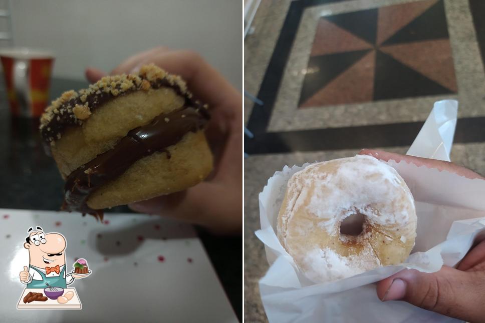 Não esqueça de experimentar uma sobremesa no Clássico Donuts Store