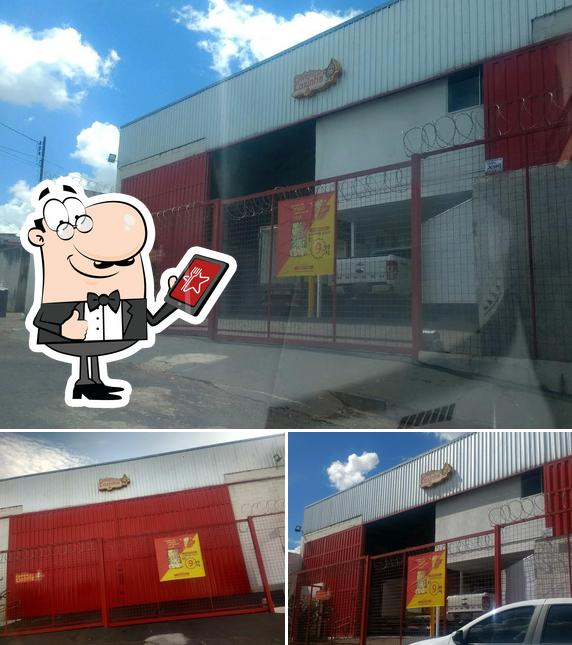 O exterior do Cantinho de Minas (Fábrica) Unidade Salgados