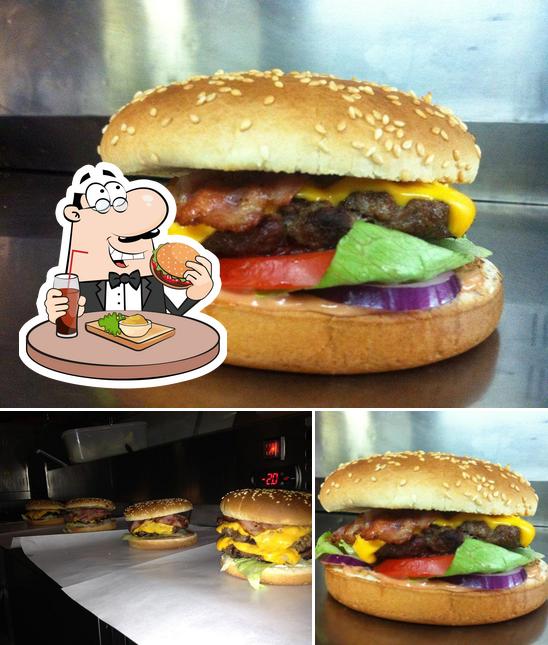 Prueba una hamburguesa en Star American Diner
