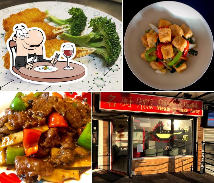 Еда в "Super Wok Chinese Takeaway". 
