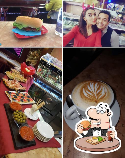 Prenditi un hamburger a Bar Cafè Dè Rossi