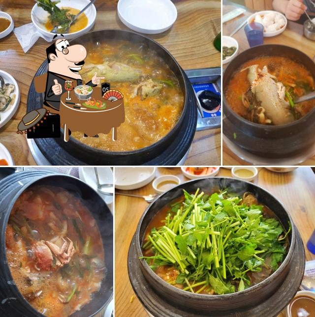 Food at 최가네매운탕